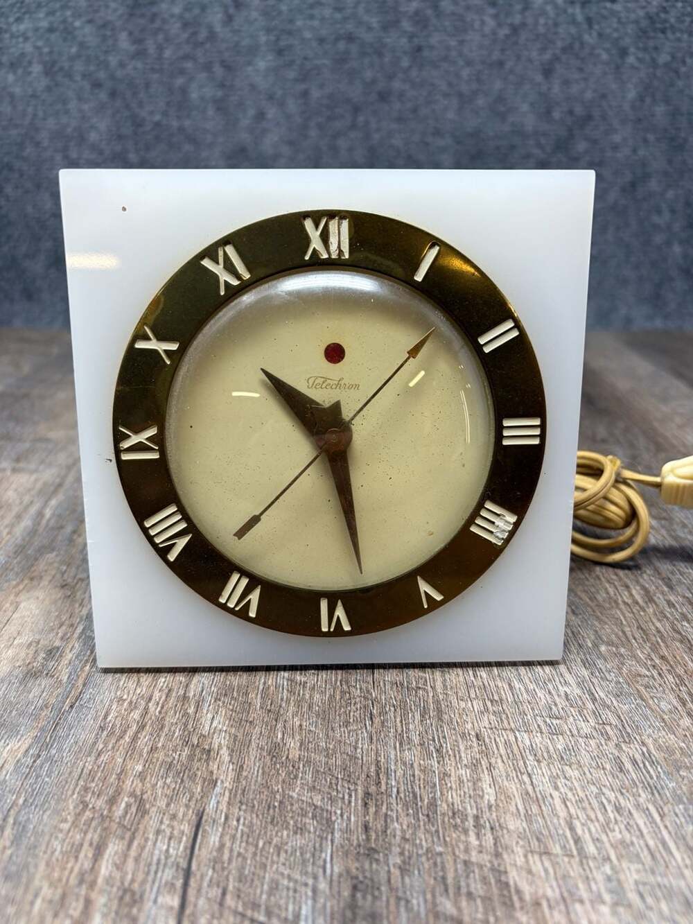 Vintage 1940s Telechron 4H55 The Statesman Art Deco Lucite Electric Desk Clock